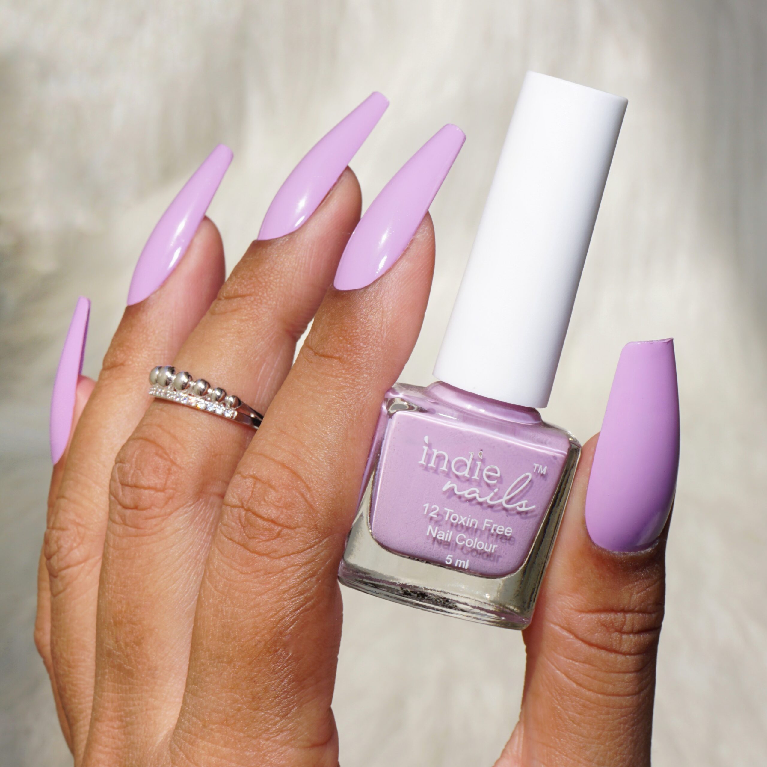 Buy Beromt Holo Chunky Lilac Bridge (Lavender Purple) Nail Polish | lovely  and delicate shade of lavender with a pop - BNP215 Online at Low Prices in  India - Amazon.in