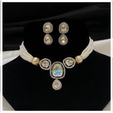 Pure brass real kundan necklace with earrings in white color